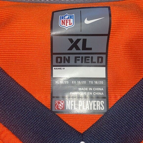 #18 Denver Broncos Jersey - Manning - Picture 4 of 7